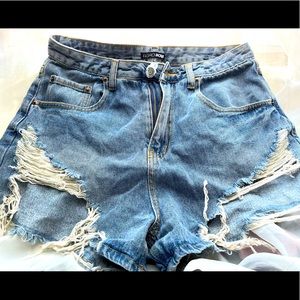 ❌SOLD❌Fashion Nova High Waist Distressed Denim Shorts💙